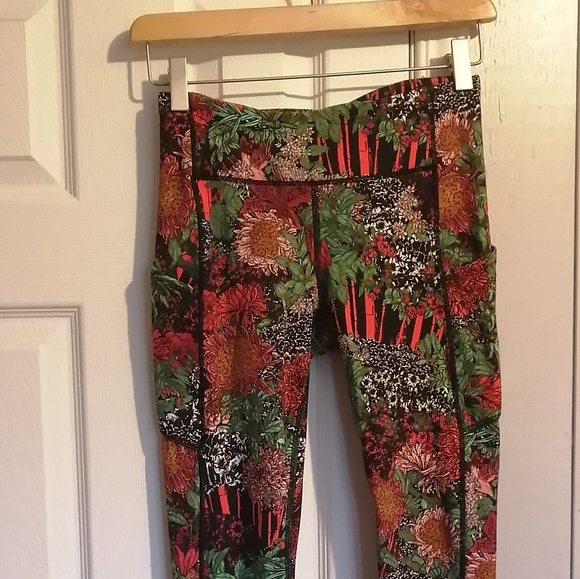 Lululemon Speed Up Tight *Full-on Luxtreme 28" - Picture 3 of 6